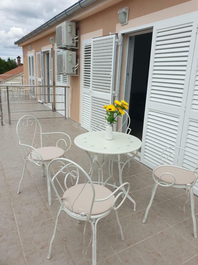 Apartments Nella Zadar Exterior photo